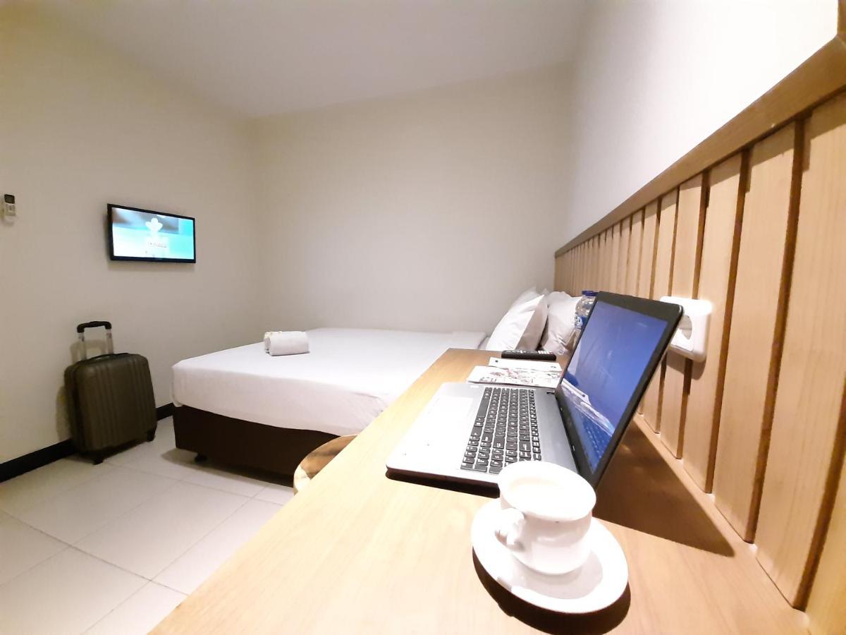 Hotel Pantes Kota Lama Semarang Exteriör bild
