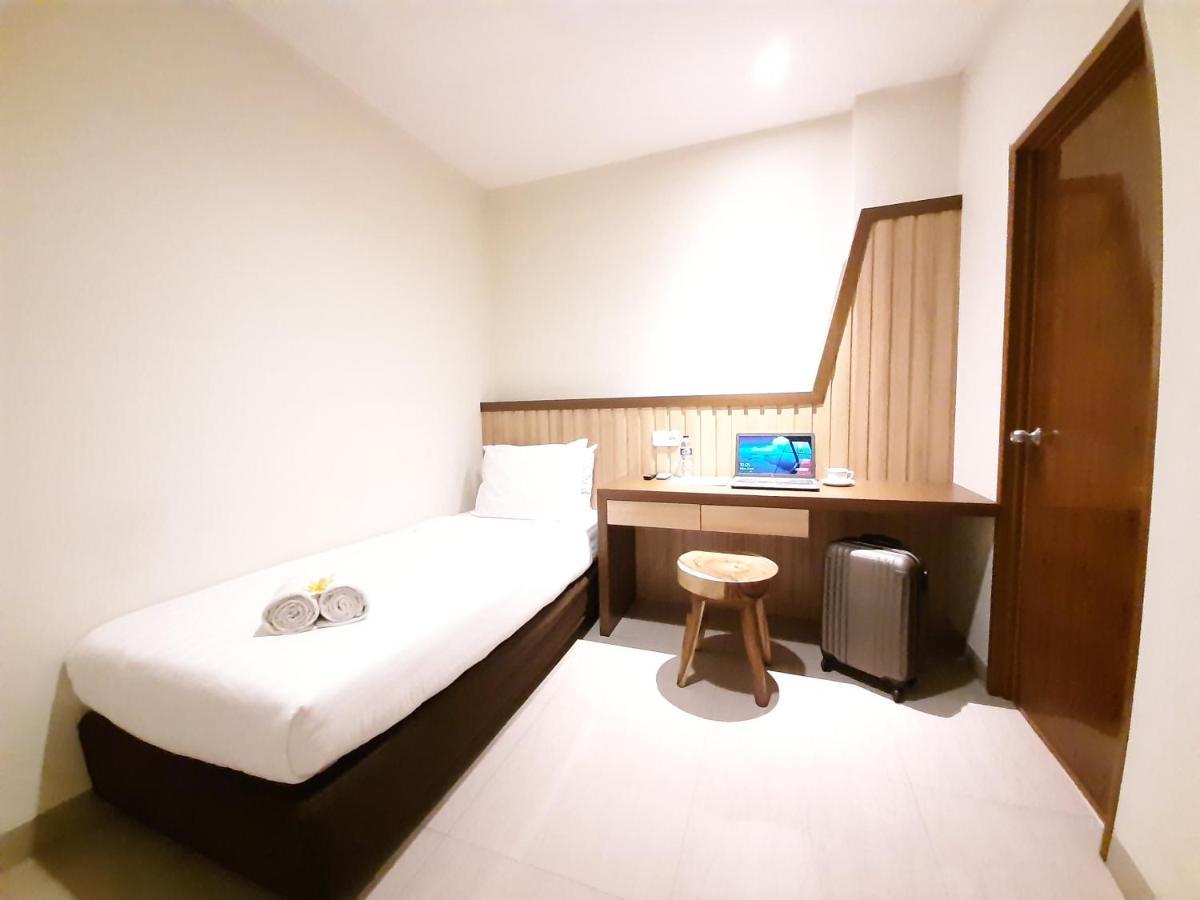 Hotel Pantes Kota Lama Semarang Exteriör bild