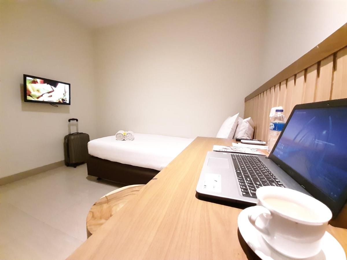 Hotel Pantes Kota Lama Semarang Exteriör bild