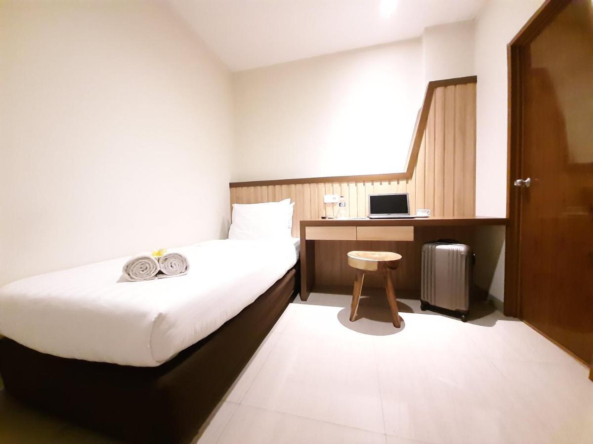 Hotel Pantes Kota Lama Semarang Exteriör bild