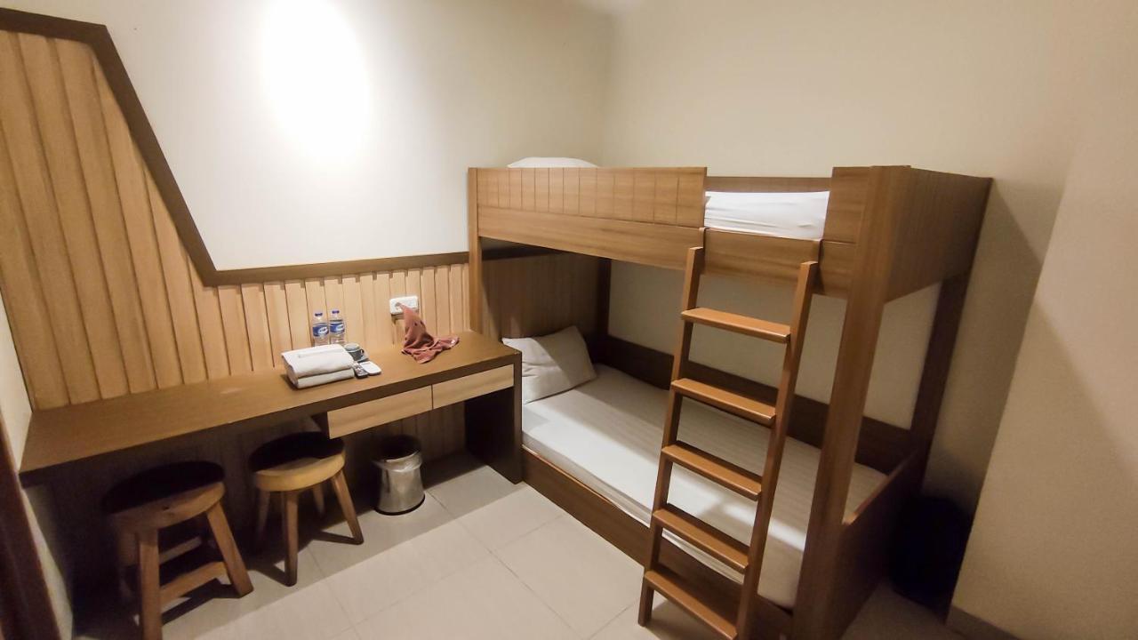 Hotel Pantes Kota Lama Semarang Exteriör bild